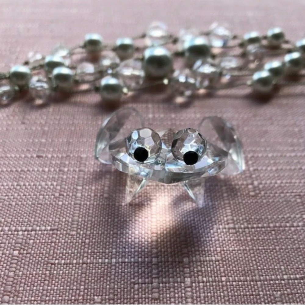 brand new frog tiny adorable Glass Crystal Display Keepsake